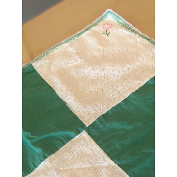 VTG Green and White Color Block with Pink Flowers Hand Embroidered Tablecloth 48 - Picture 6 of 13